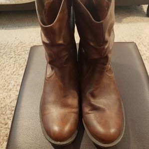 American Eagle Brown Boots